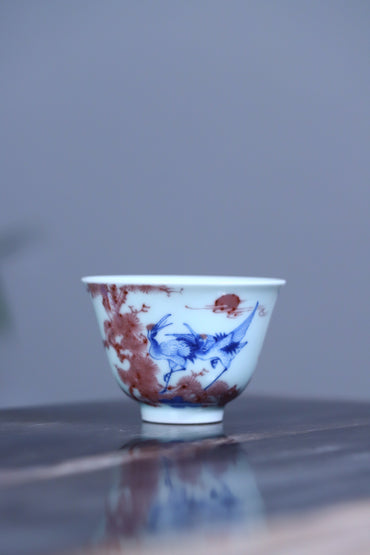 品牌:璟色堂
品名:青花釉里红杯
尺寸:口径7.9cm高5.5cm
容量:120cc