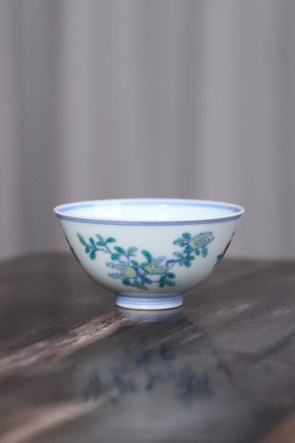 品名：青花斗彩三果杯
品牌：小愚斋
尺寸：口径8.5高4.3
容量：100ml