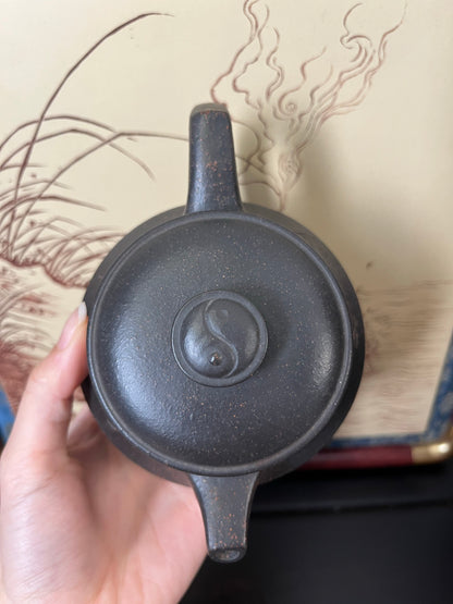 容量：330cc

泥料：烏金砂