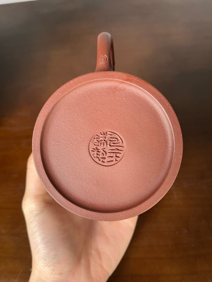 泥料：紫泥

容量：250