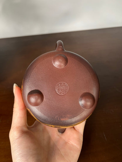 泥料：紫泥柴烧

容量：200
