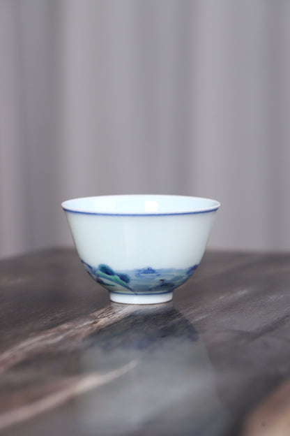 斗彩王羲之爱鹅敞口杯
尺寸：口径7.8高4.6
容量：80ml