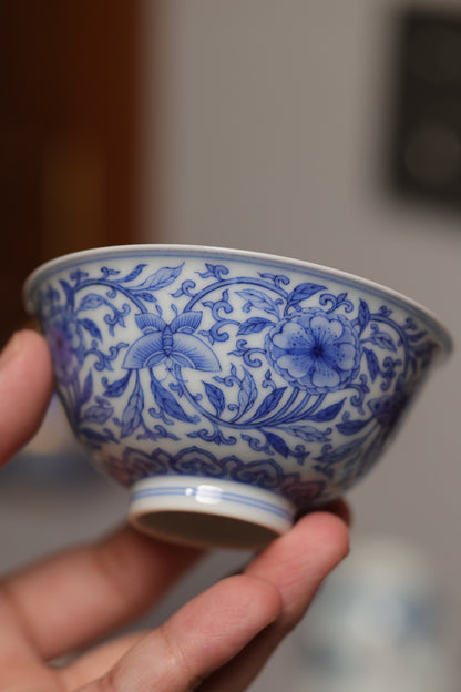 青花蝶恋花纹杯
口径8.8 高4.5
容量110ml