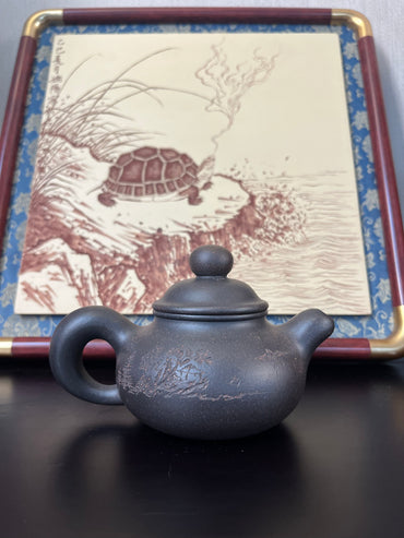 容量：190cc

泥料：乌金砂