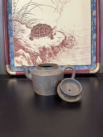 容量：160cc

泥料：古龙窑柴烧