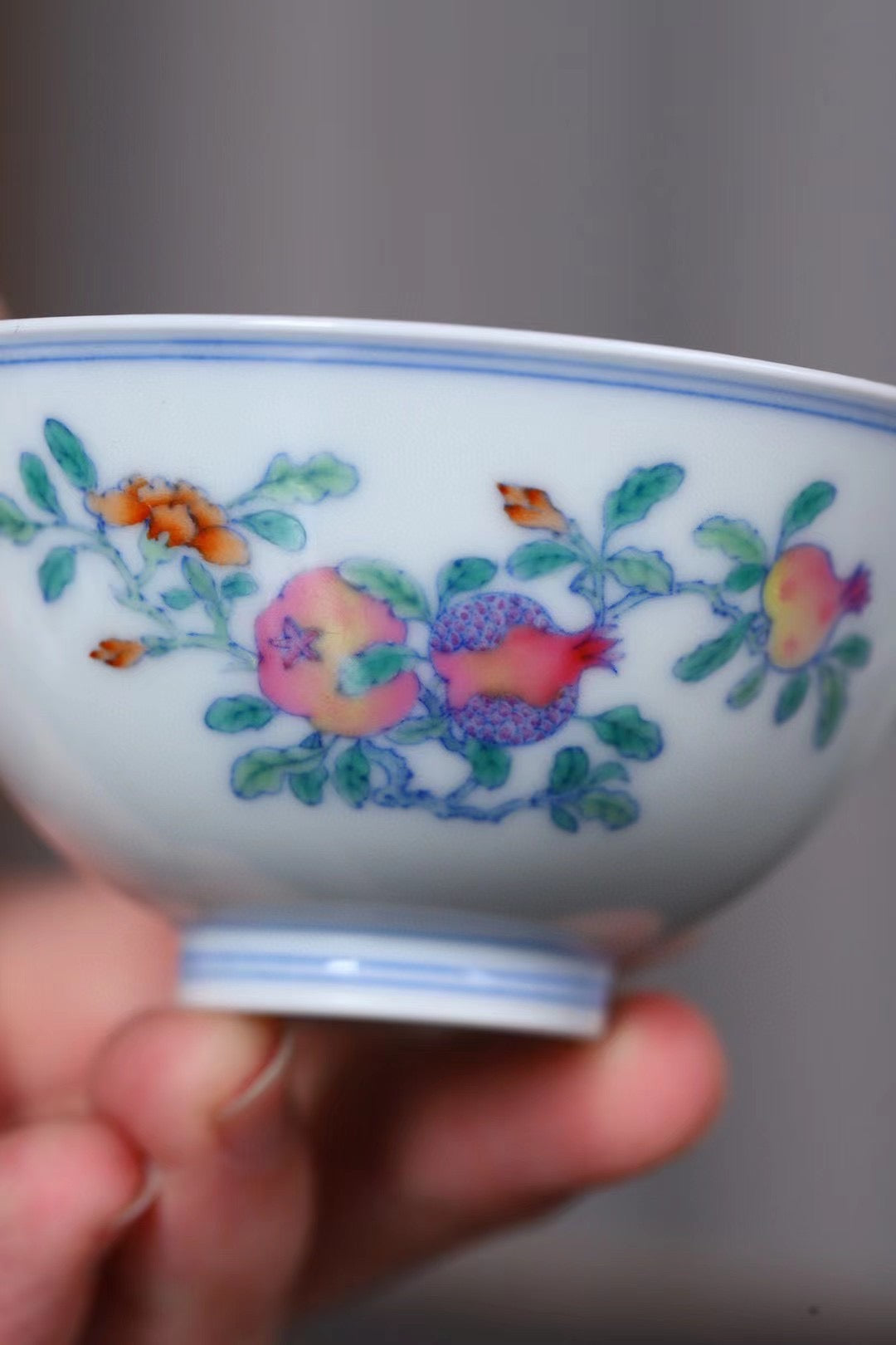 品名：青花斗彩三果杯
品牌：小愚斋
尺寸：口径8.5高4.3
容量：100ml