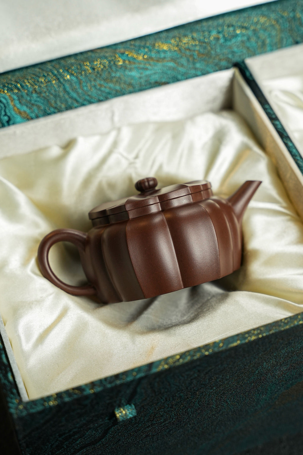 鸣远菱花140cc老紫泥料