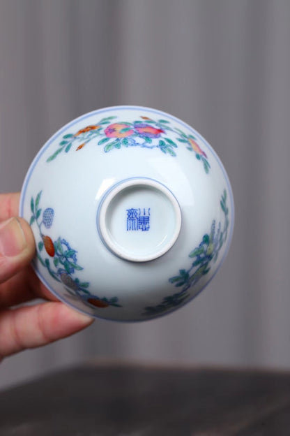 品名：青花斗彩三果杯
品牌：小愚斋
尺寸：口径8.5高4.3
容量：100ml