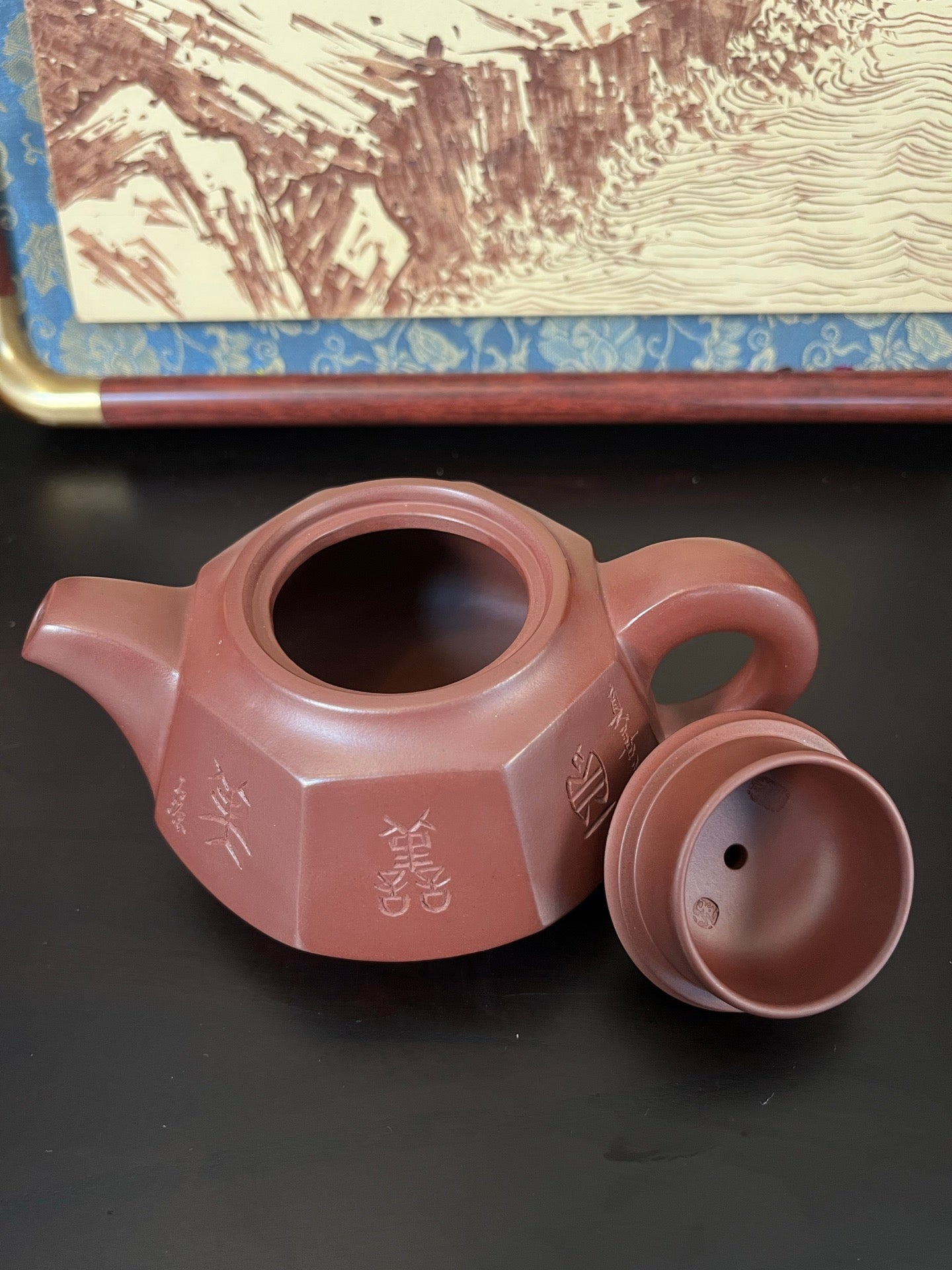 容量：220cc

泥料：龍血砂
