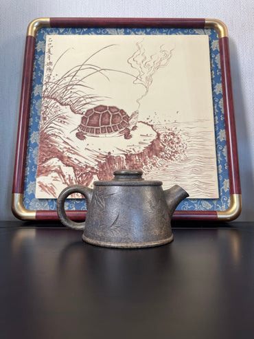 容量：220cc

泥料：古龙窑柴烧