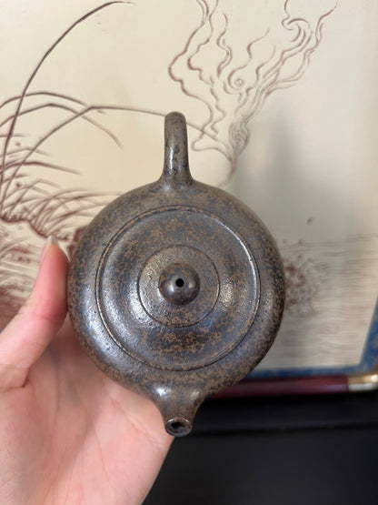 容量：170cc

泥料：古龙窑柴烧