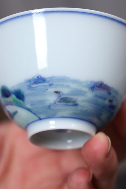 斗彩王羲之爱鹅敞口杯
尺寸：口径7.8高4.6
容量：80ml