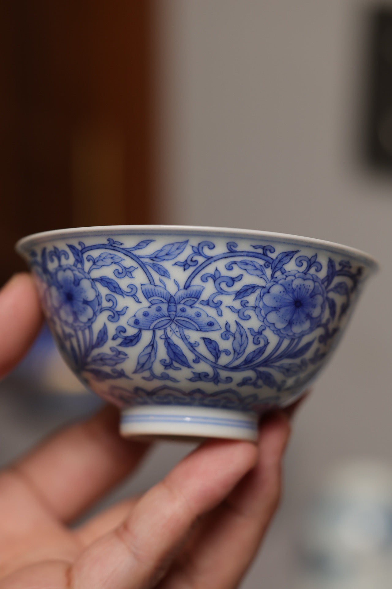 青花蝶恋花纹杯
口径8.8 高4.5
容量110ml